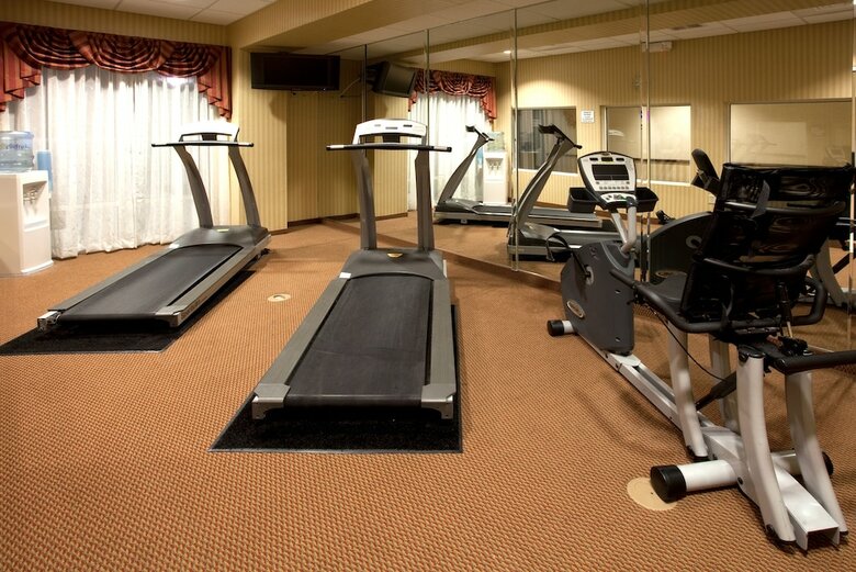 Holiday Inn Express Hotel & Suites Spring Hill