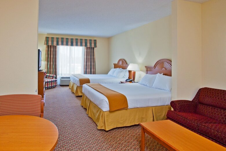 Holiday Inn Express Hotel & Suites Spring Hill