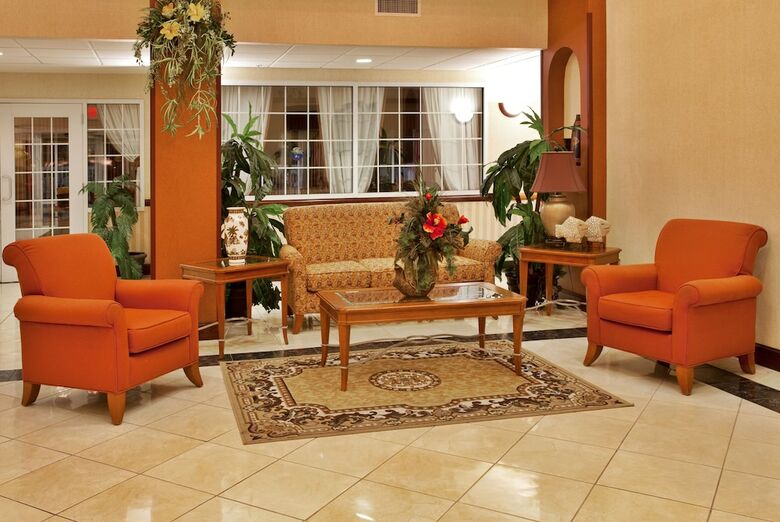 Holiday Inn Express Hotel & Suites Spring Hill