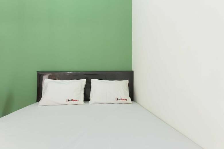 Hotel Reddoorz @ Pekayon Bekasi
