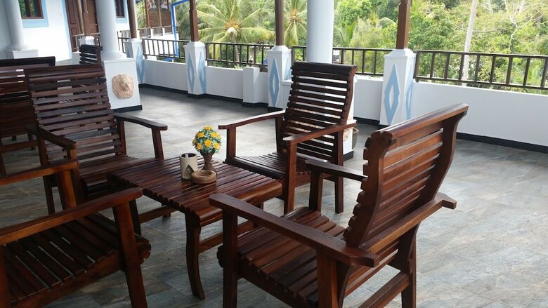 Hotel Dhammika Magic Palace
