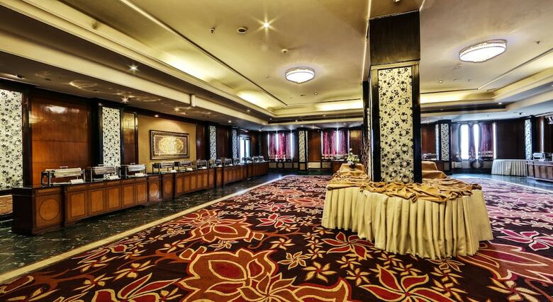 Hotel Regenta Central Klassik