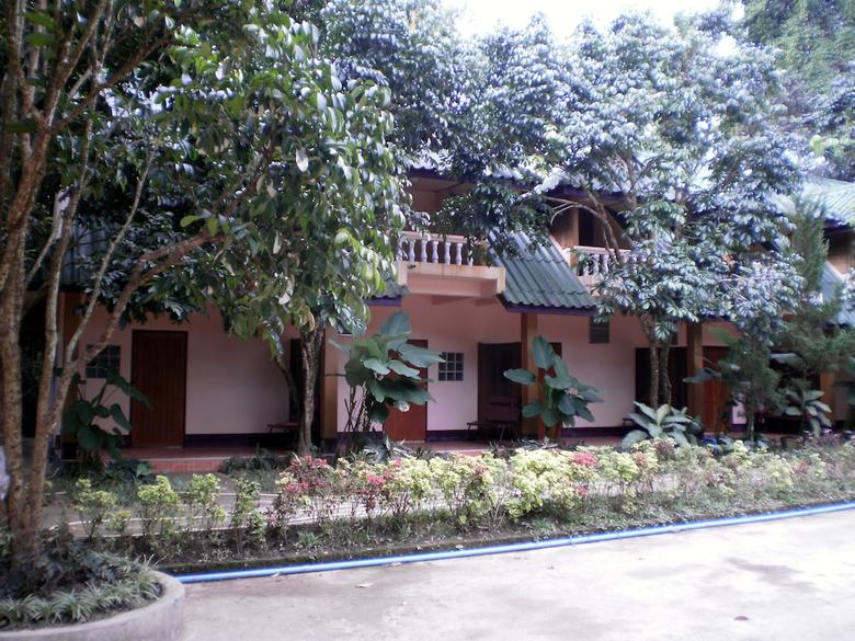 Hotel Khunnam Rimtarn Resort