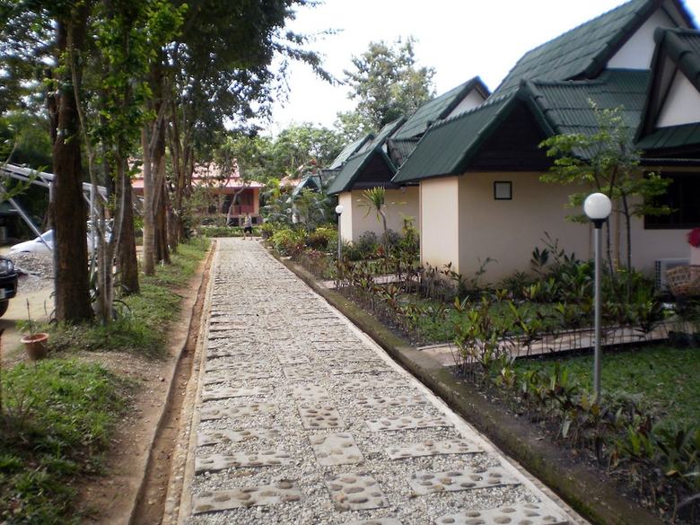 Hotel Khunnam Rimtarn Resort