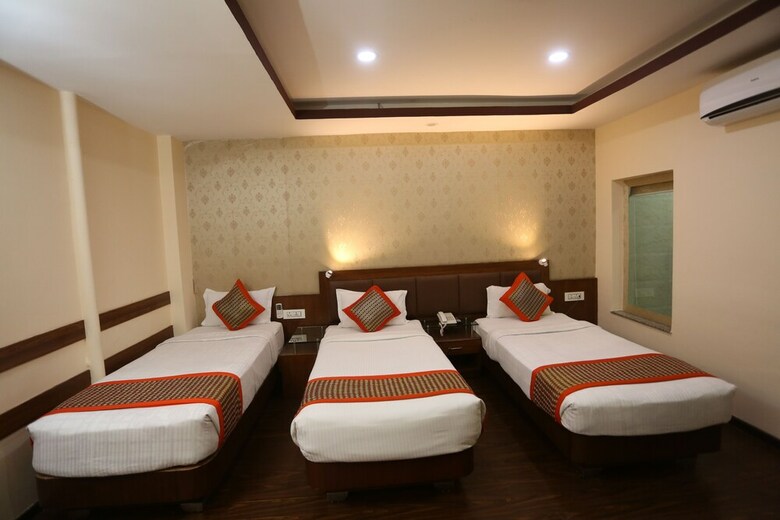 Yellow Pagoda Hotel