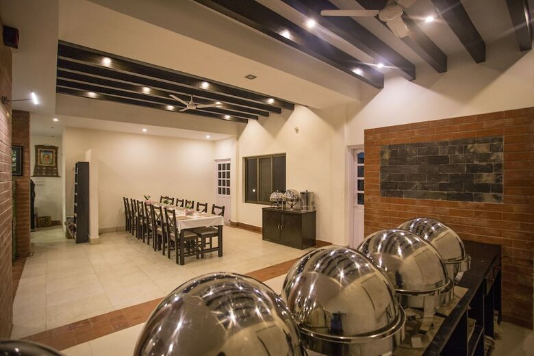 Hotel Ananda Inn