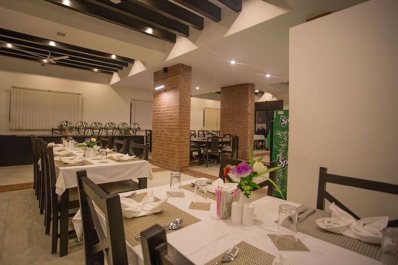 Hotel Ananda Inn