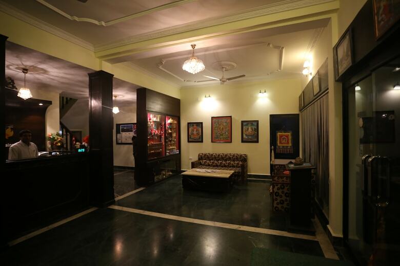 Hotel Ananda Inn