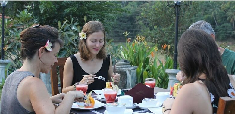 Hotel Serendip Stone Bungalow