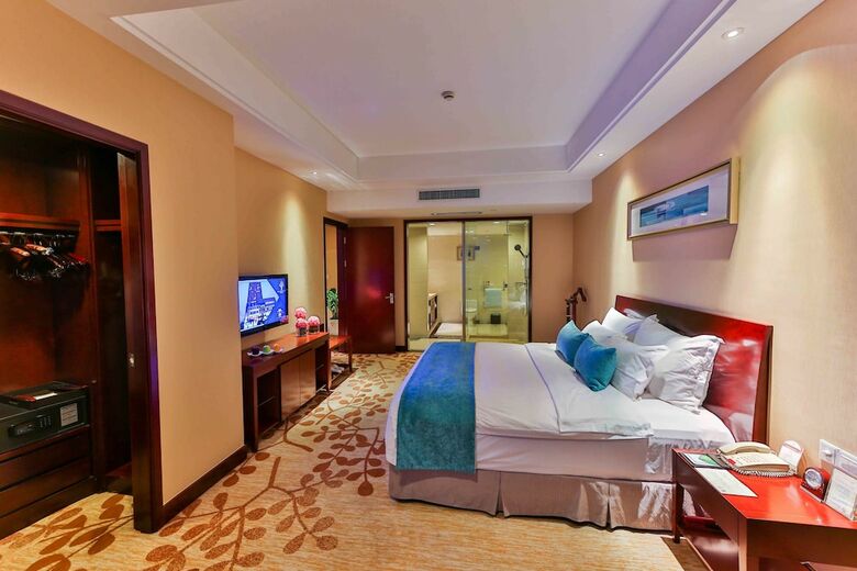 Nade Freedom Hotel