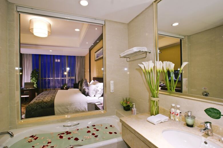 Nade Freedom Hotel