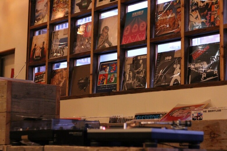 Hostal The Pax Hostel / Cafe / Records