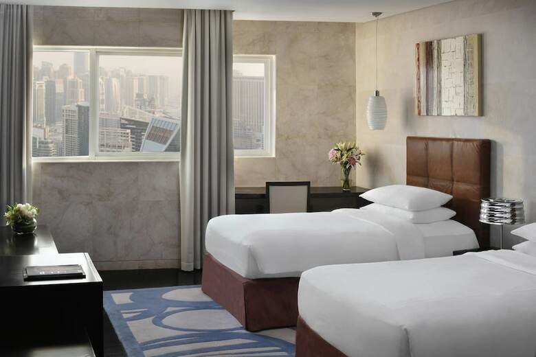 Dubai Marriott Harbour Hotel & Suites
