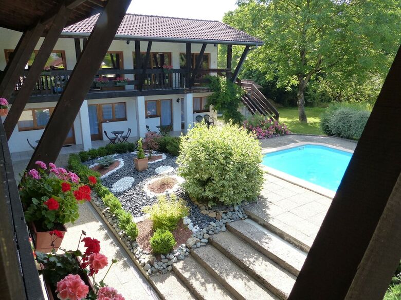 Hotel Restaurant La Vieille Ferme