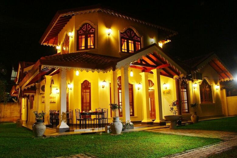 Hotel Lovely Villa Negombo