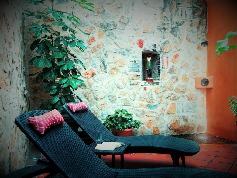 Apartamentos La Isabela Suites