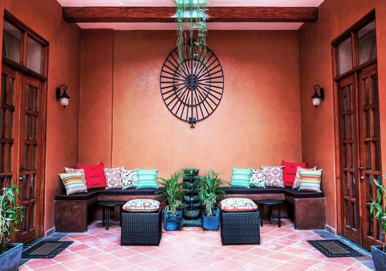 Apartamentos La Isabela Suites