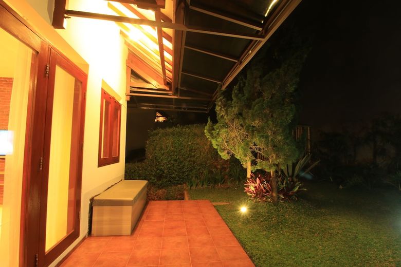 de Reiz Villa Dago Syariah