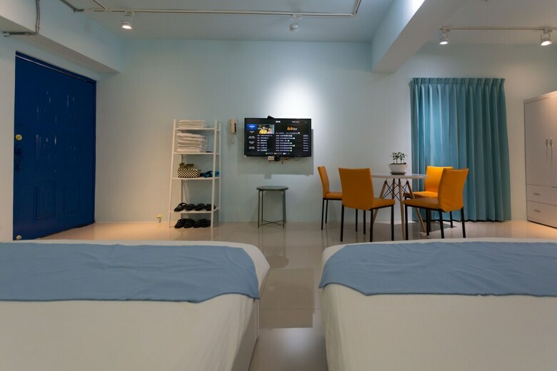 Liuhe Su Hotels