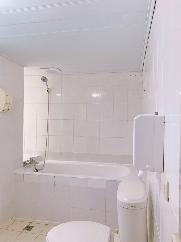 Liuhe Su Hotels