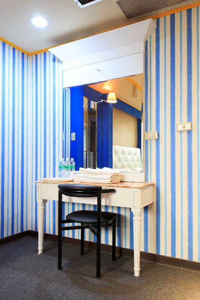 Liuhe Su Hotels