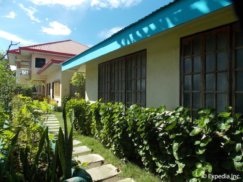 Hotel Looc Garden Beach Resort