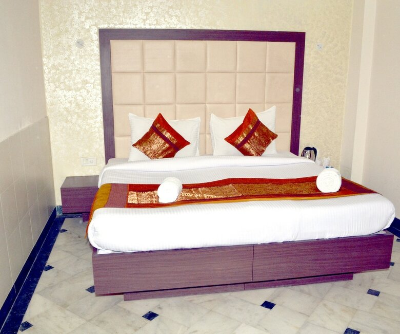 Hotel Optimum Sheela Inn @ Taj