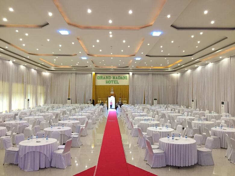 Grand Madani Hotel By Prasanthi Syari'ah