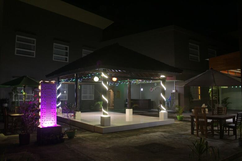 Grand Madani Hotel By Prasanthi Syari'ah