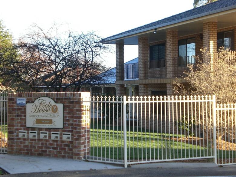 Cole House Apartments