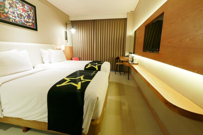 Yellow Star Hotel Gejayan