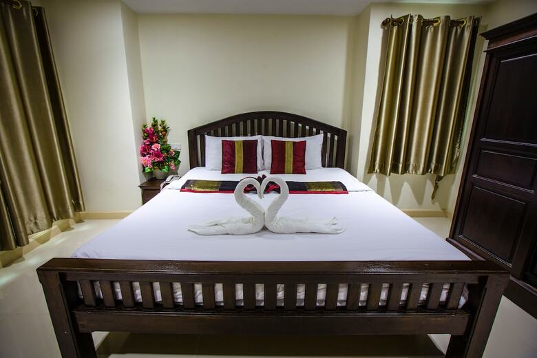 Hotel Maharaj Grand
