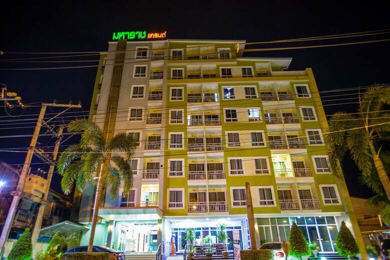 Hotel Maharaj Grand