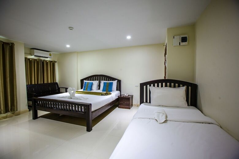 Hotel Maharaj Grand