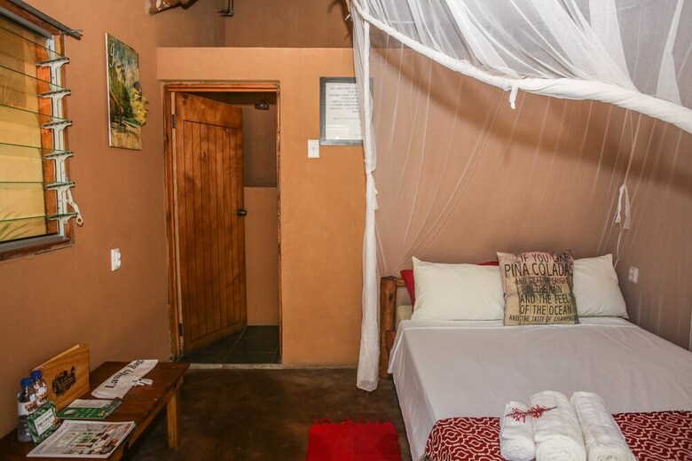 Hostal Mozambeat Motel
