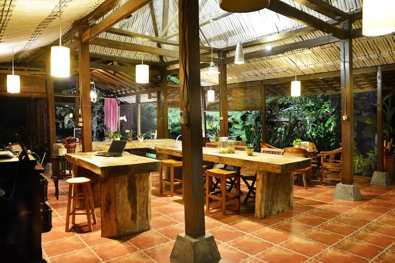 Hotel The Riverside Javanese Cottages