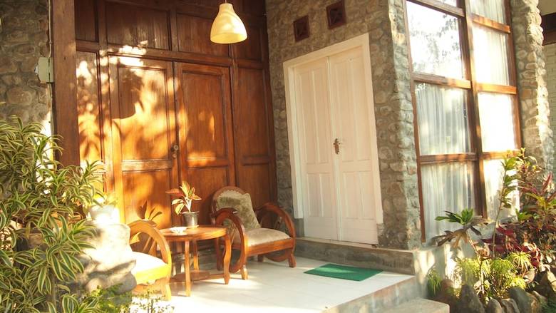 Hotel The Riverside Javanese Cottages