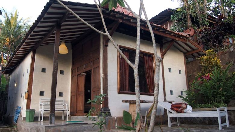 Hotel The Riverside Javanese Cottages