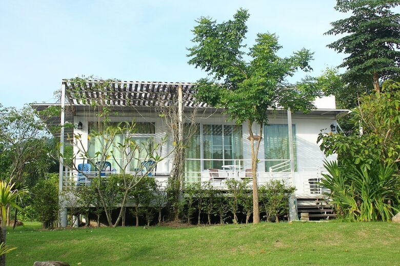 Hotel The Happiness Resort