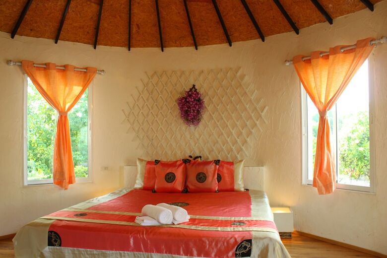 Hotel The Happiness Resort