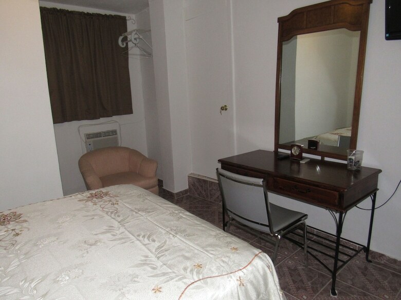 Hotel L'eternel Est Mon Secours