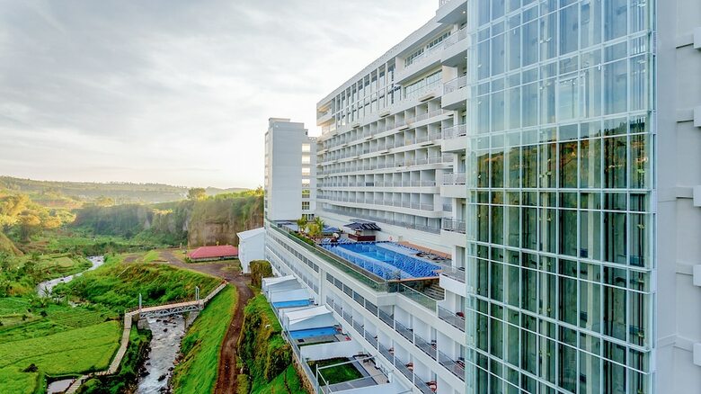 Le Eminence Hotel Convention & Resort Ciloto - Puncak