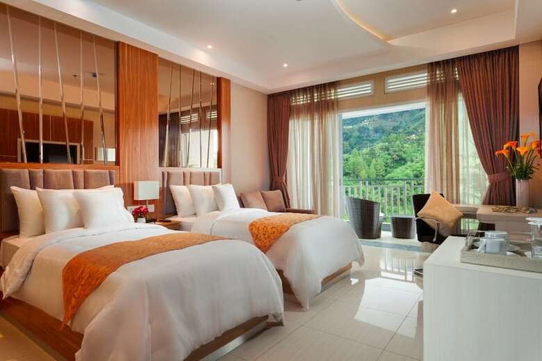 Le Eminence Hotel Convention & Resort Ciloto - Puncak