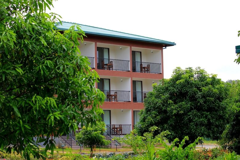 Hotel Governor's Grand