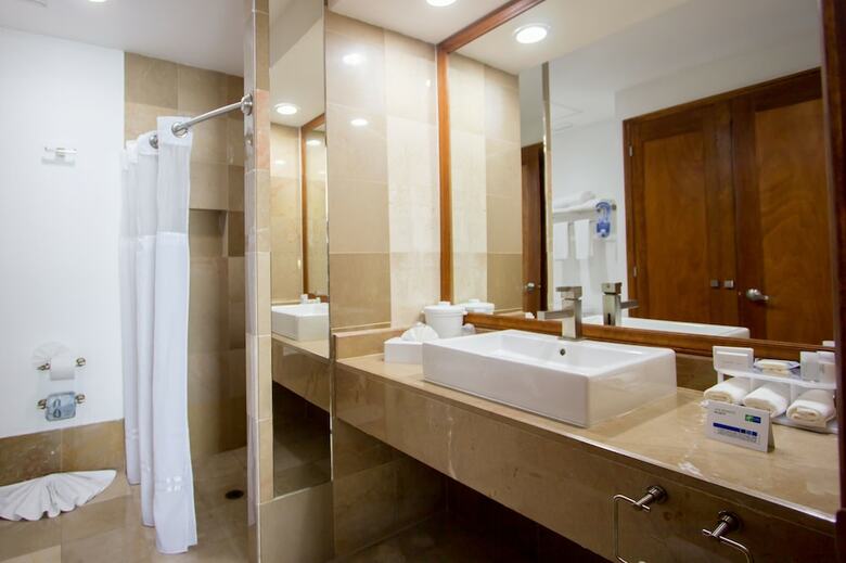 Hotel Holiday Inn Express Nuevo Laredo