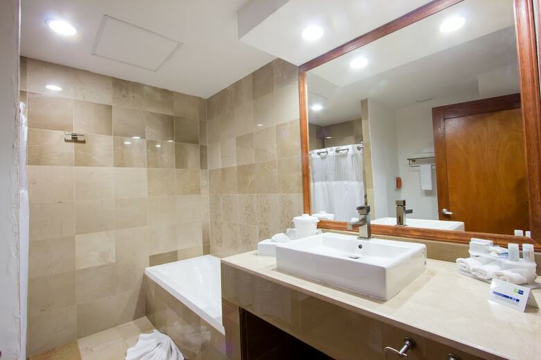 Hotel Holiday Inn Express Nuevo Laredo