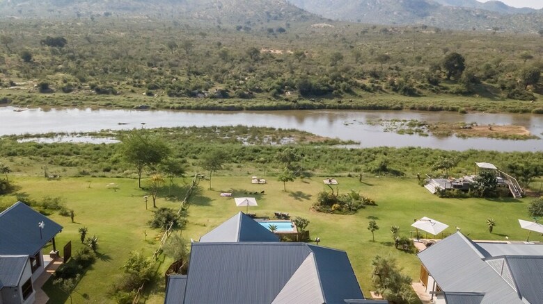 Posada Kambaku River Lodge