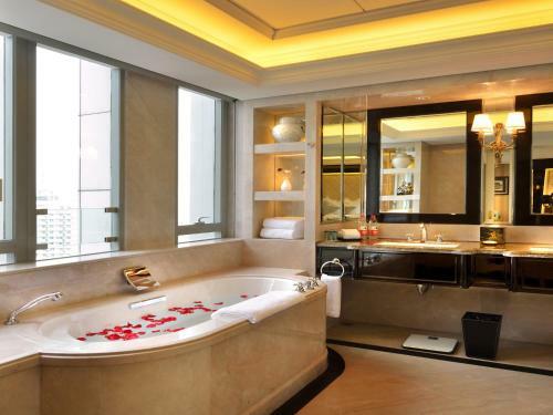 Renhe Spring Hotel