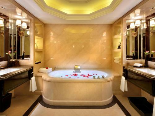 Renhe Spring Hotel