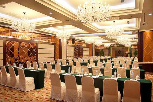 Junyue Grand Hotel Shenyang
